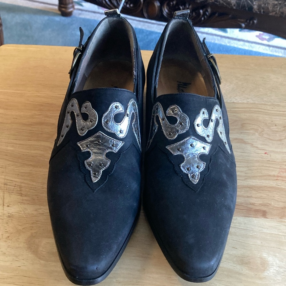 Black Margaret J-Size 6M